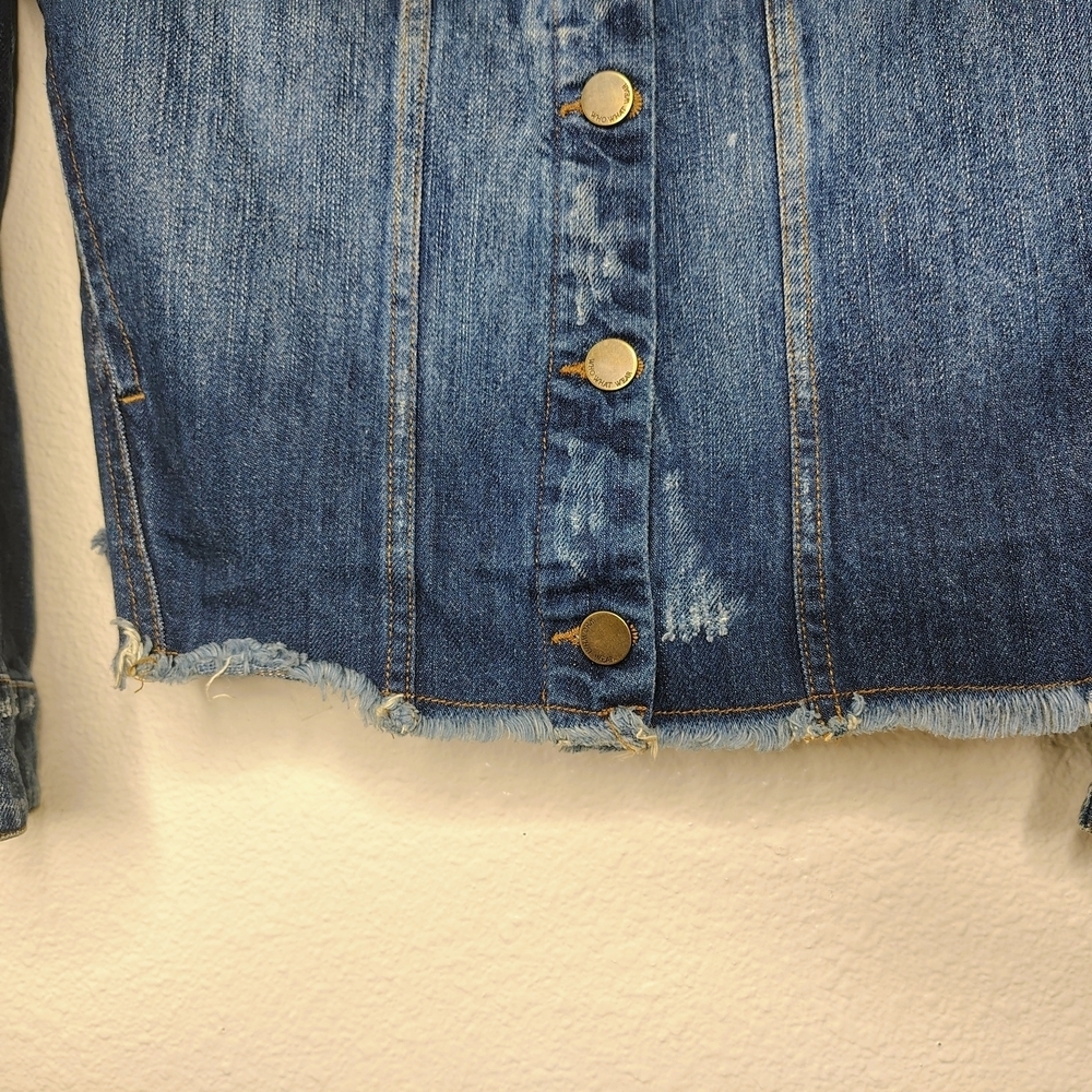 Who What Wear Denim Jacket Womenâs Small Raw Hem Button Front Blue - Picture 9 of 12